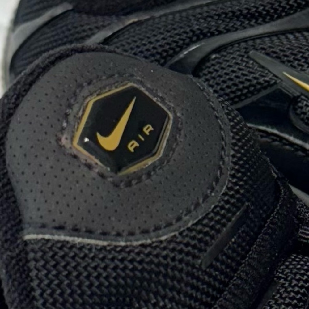 Nike Air Plus TN Black Grey Sneakers Gold Details US 6.5Y Woman 8 - Picture 11 of 13